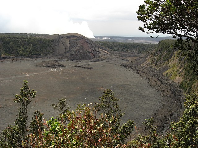 File:Kīlauea_Iki,_Hawaiʻi_Volcanoes_National_Park,_Hawaii_(4529419666).jpg