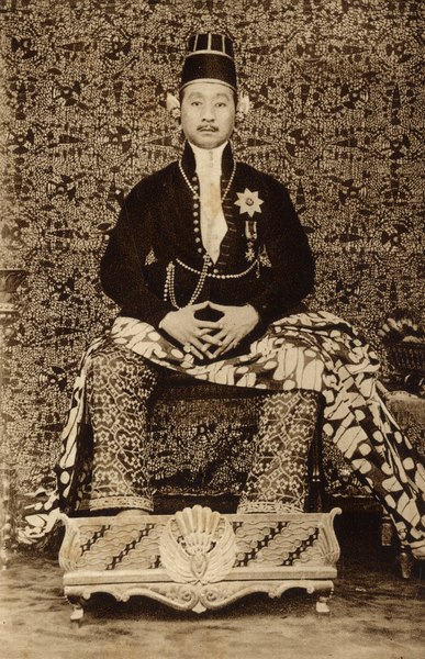 File:KITLV A1412 - Sultan Hamengkoe Boewono VIII te Jogjakarta, KITLV 10795.tiff