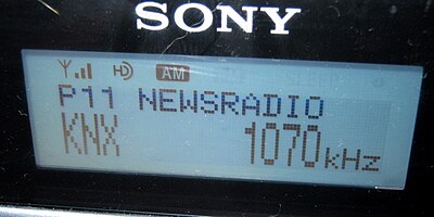 An example of information displayed by an AM HD station locking.