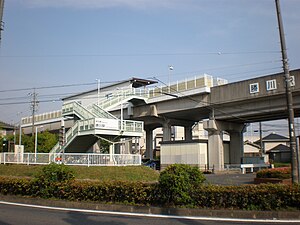 高架橋上的城北線勝川站