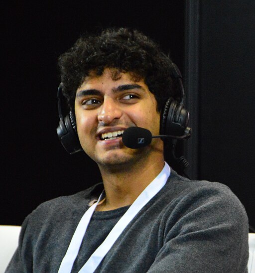 Karan Soni at Chicago Comic & Entertainment Expo (C2E2) 2015 (17253823876)