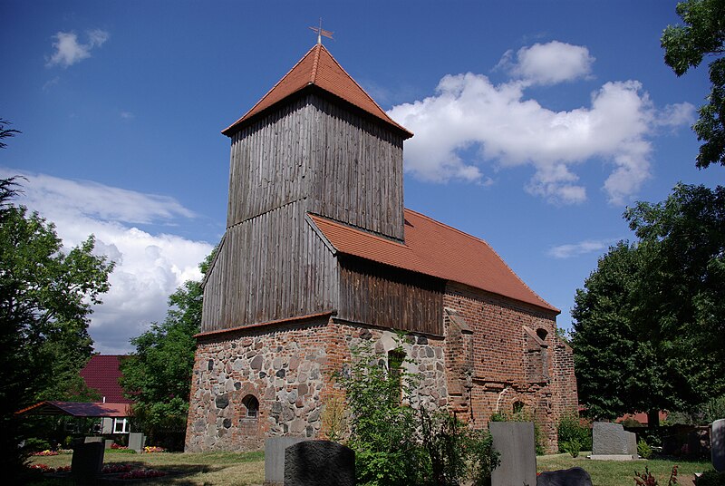 File:Kirche Kriele Kotzen 2.jpg