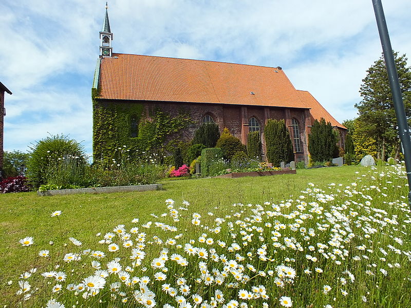 File:Kirche Sengwarden.JPG