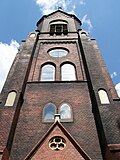 Wieża kościoła przed wejściem