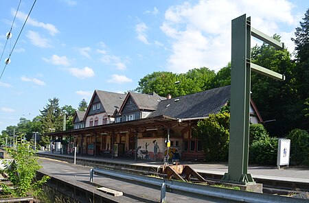 Kronberg, Bahnhofsempfangsgebäude (1)