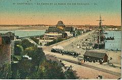 SAINT-MALO - Le Casino et le Bassin vu des Remparts