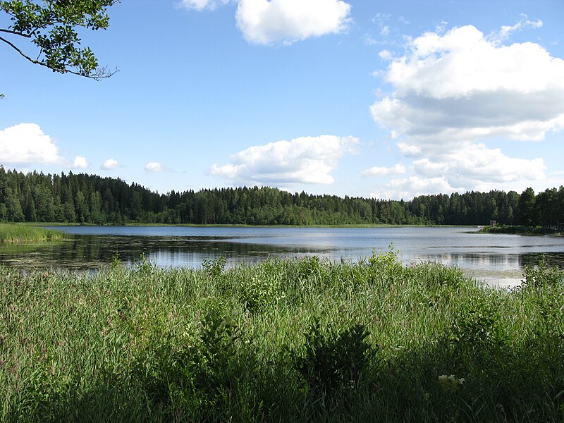 File:Lakekaariku.JPG