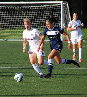 Lauren Barnes American professional soccer defender