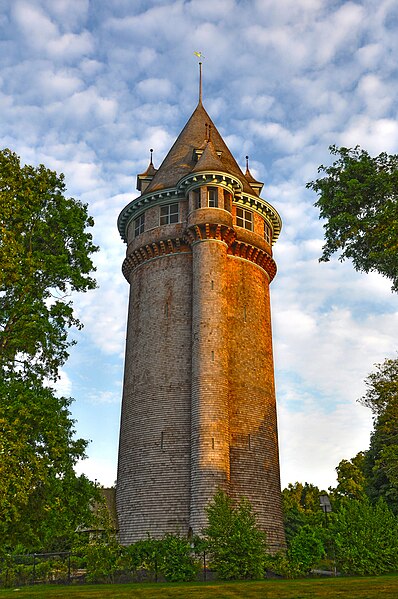 File:Lawson Tower by Mark Henke.jpg