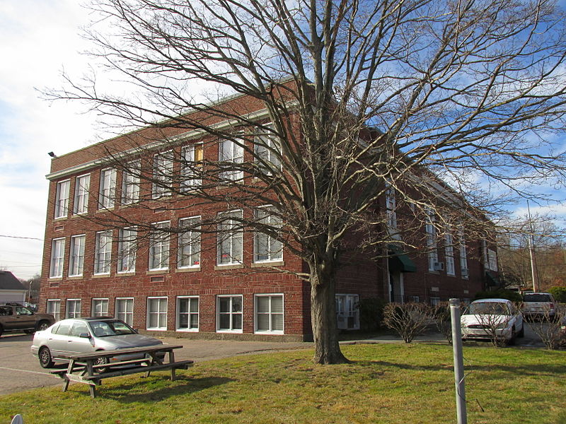 File:Lincoln School, South Attleboro, MA.jpg
