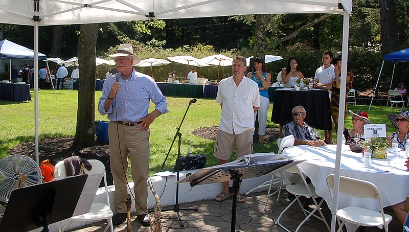 File:Loaves & Fishes of Contra Costa County 30 Year Anniversary Garden Party (9187485924).jpg