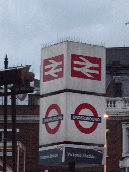 File:London Victoria Station - sign (8103893959).jpg