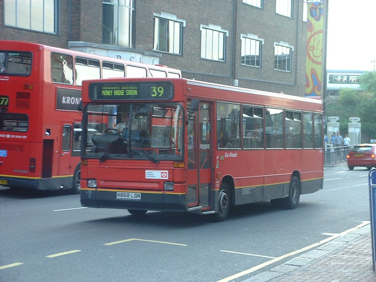 File:London bus route 39.jpg - Wikimedia Commons.