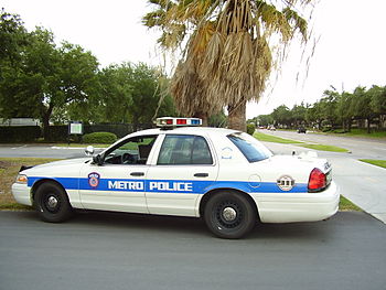 English: Police car used by Metropolitan Trans...