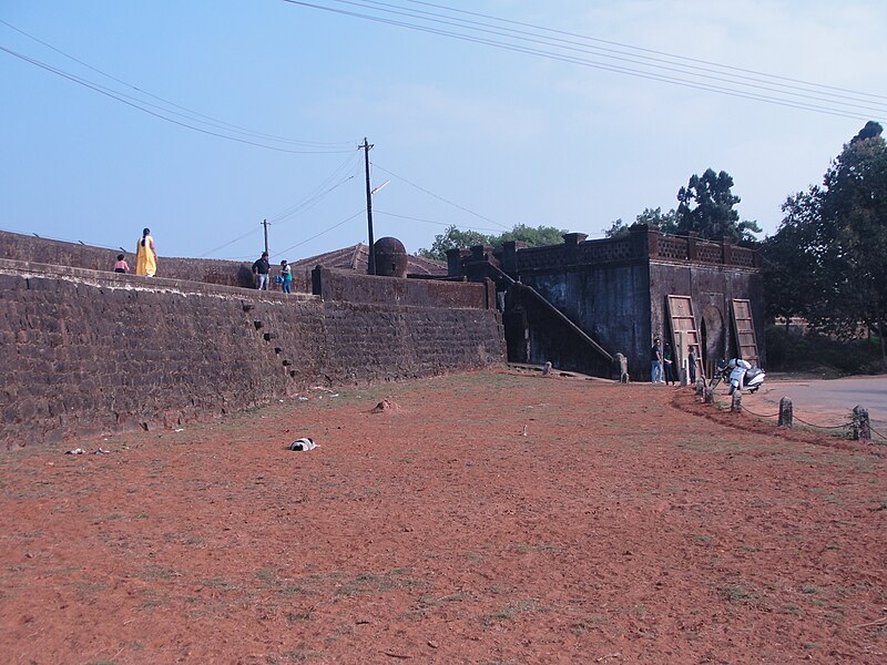 File:Madikeri Fort, Kodagu.jpg