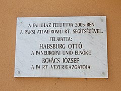 Habsburg Ottó emléktáblája a Faluházon