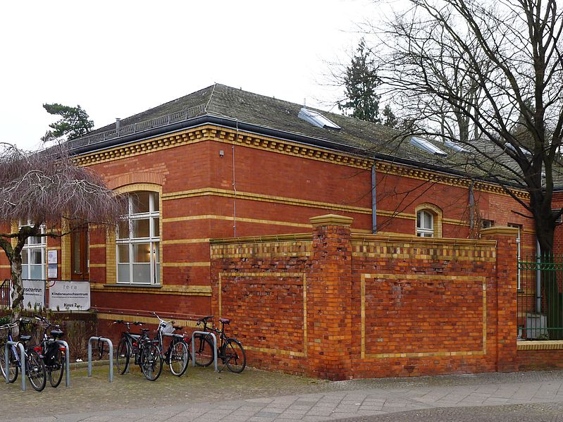 File:Metzplatz (Berlin-Tempelhof) Pavillon.JPG