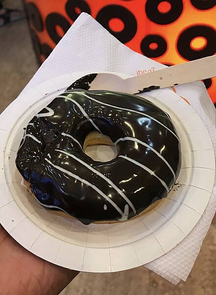 File:Midnight Beauty Doughnut.jpg