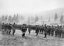 General The Earl of Cavan, commanding the British forces in Italy, inspecting troops of the 48th Division, Granezza, Asiago, September, 1918. Ministry of Information First World War Official Collection Q25808.jpg