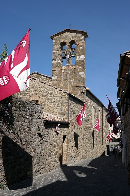 La chiesa di San Francesco si trova alla fine di via Ricci, Montalcino