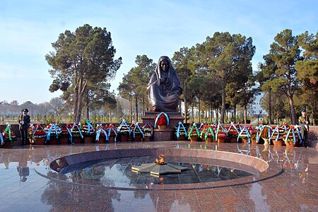 56. Mourning mother statue, Termez author - Jonibek Qo'zimurodov