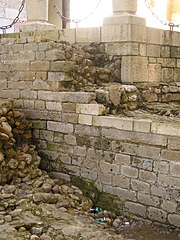 Restos de la muralla romana en el entorno de San Isidoro.