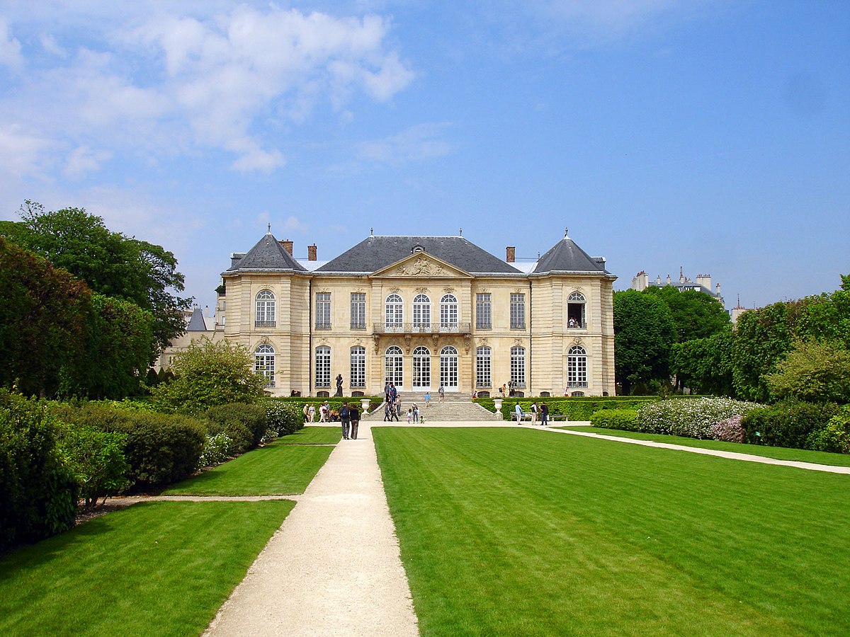 File:Place Rodin, Paris 16e 1.jpg - Wikimedia Commons