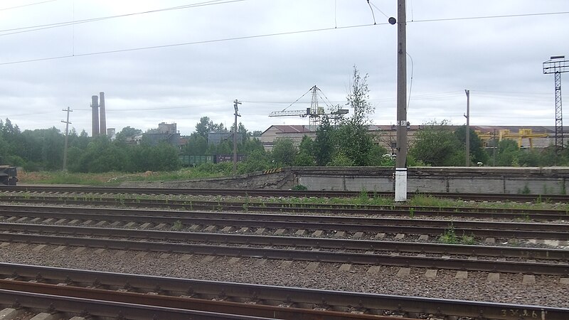 File:Naugolniy railway station (view to north).JPG