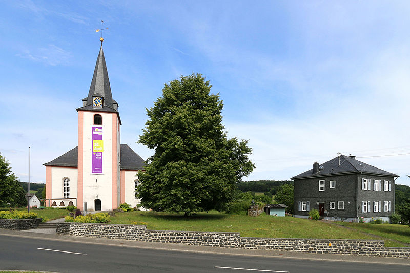 File:Neunkirchen - Evangelische Pfarrkirche und Pfarrhaus (KD.RLP 1 06.2015).jpg