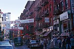 Thumbnail for File:New York-Chinatown-02-Mott-Str.-Laeden-1982-gje.jpg