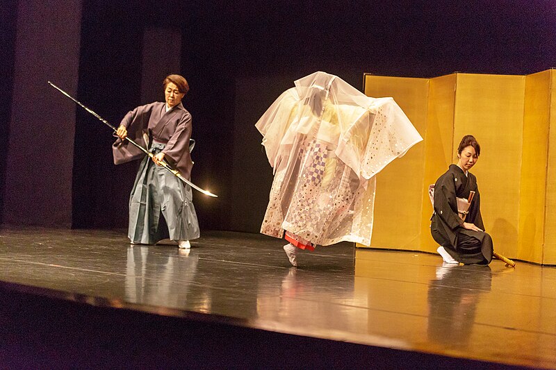 File:Nihon-Buyô workshop, traditional Japanese dance, autumn show, Théâtre de l'Esperance, Geneva; October 2016 (52).jpg
