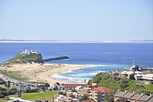 চিত্র:Nobbys_Beach_Newcastle_NSW.jpg