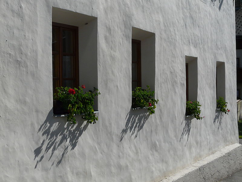 File:Obertilliach Fenster Bauernhaus.jpg