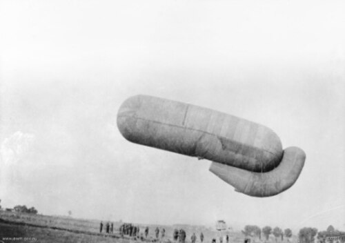 British balloon of the German Parseval-Siegsfeld type, 1916, typical of observation balloons in the first half of World War I