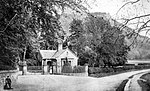 West Lodge, Kinfauns Castle, Gatepiers