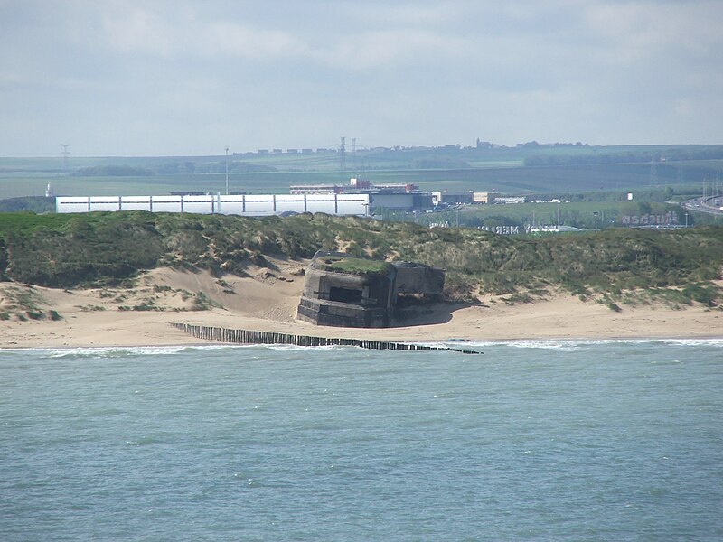 File:Old bunkers at Calais 1 (Piotr Kuczynski).jpg