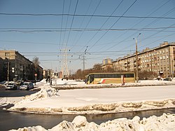 Вид на Омскую улицу у пересечения с Ланским шоссе