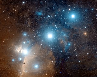 Die Gürtelsterne des Orion: ε Ori ist der mittlere Stern