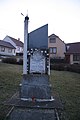 Čeština: Celkový pohled na pomník obětem 1. sv. války ve Lhánicích, okr. Třebíč. English: Overview of World War I memorial in Lhánice, Třebíč District.