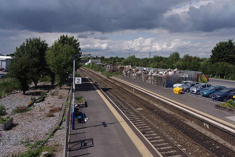 File:Patchway railway station MMB 23.jpg