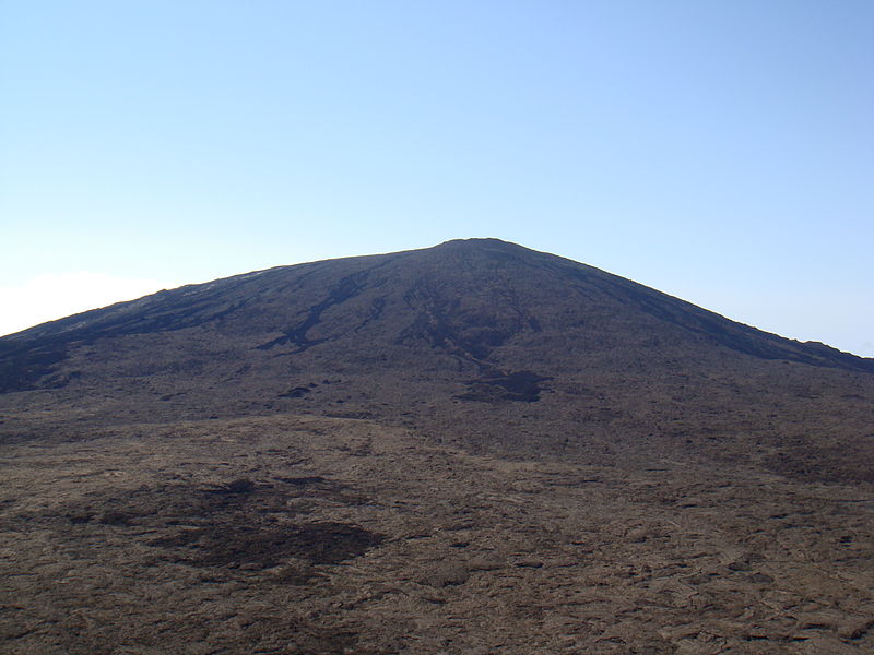 File:Piton de la Fournaise (2957822055).jpg