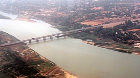 Pont de l'amitié Chine-Niger - Niamey from the Sky.jpg