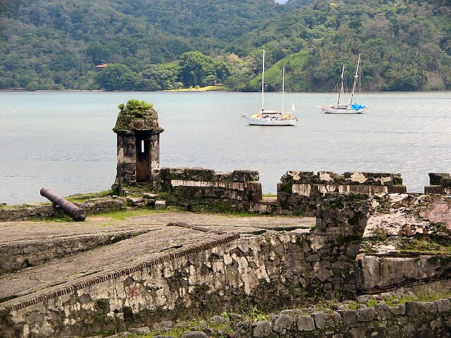 Portobelo ruins and bay