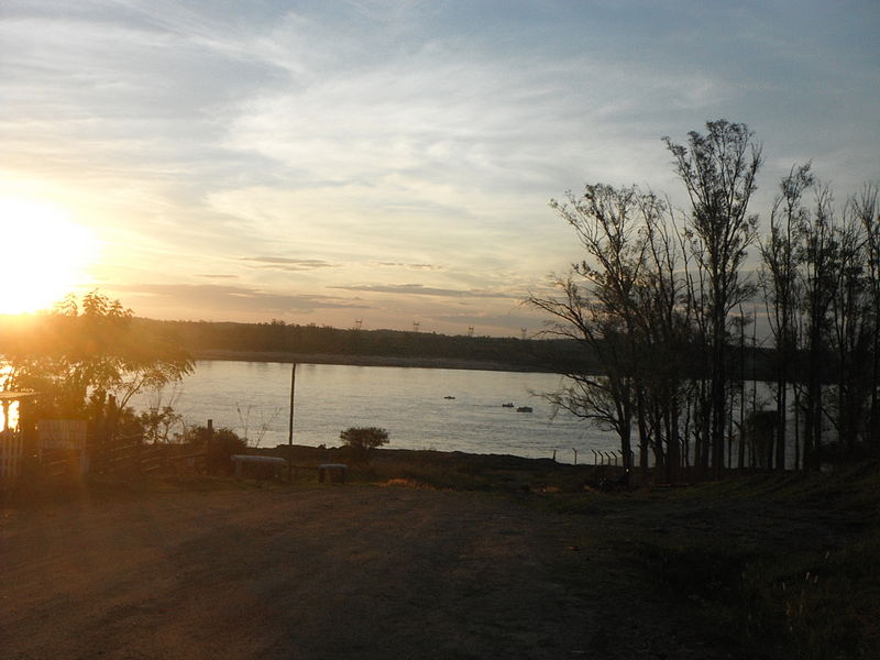 File:Río Uruguay visto desde Salto, Uruguay.JPG