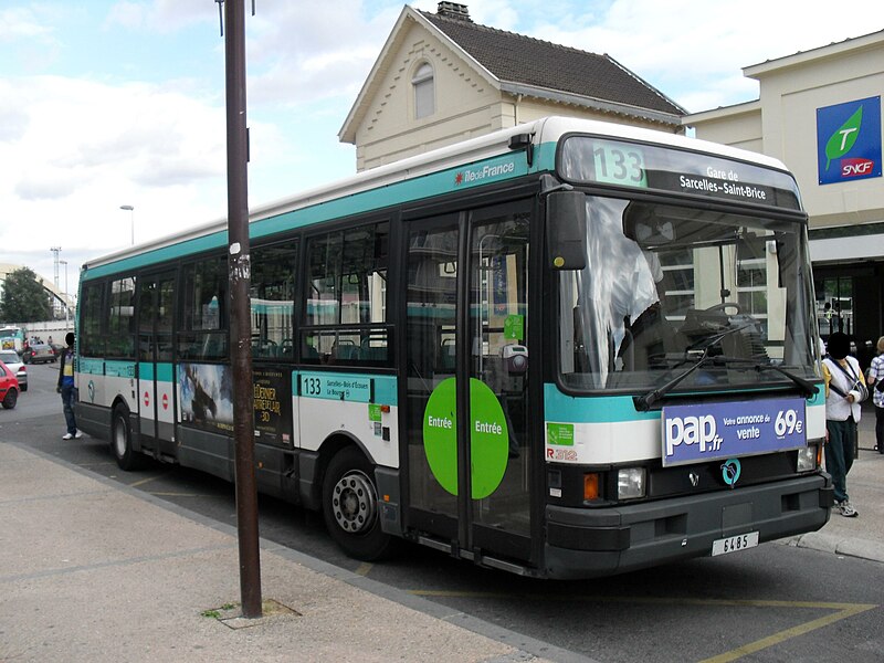 File:RATP133 LeBourgetRER.JPG