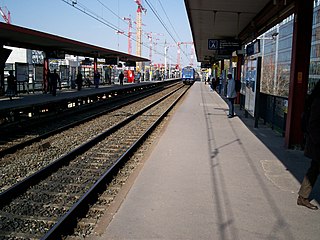 Issy–Val de Seine station railway station in Issy-les-Moulineaux, France