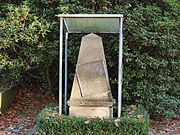 Sandstein-Obelisk August von Hobe