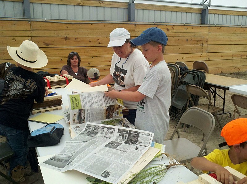 File:Rangeland Days 2012 - Plant Press (7408226566).jpg