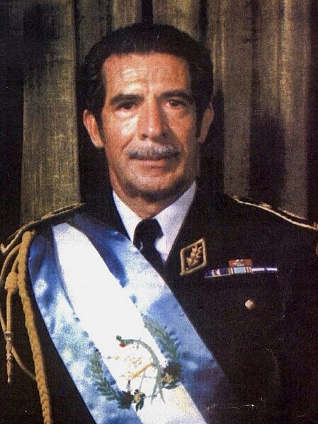 File:Retrato oficial de Presidente Efraín Ríos Montt (cropped 2).jpg