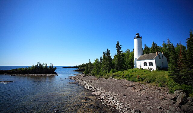 File:Rock_Harbor_Lighthouse_at_Isle_Royale_National_park.jpg